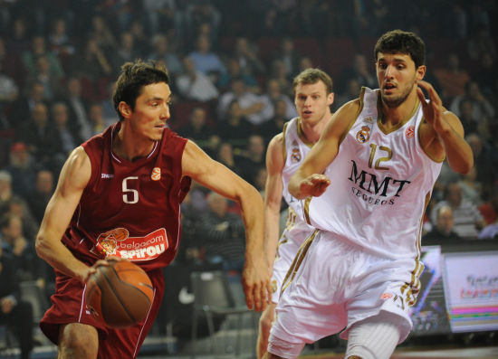 CBA：浙江男篮主场大胜新疆（CBA：浙江男篮坐镇主场狂胜新疆队）