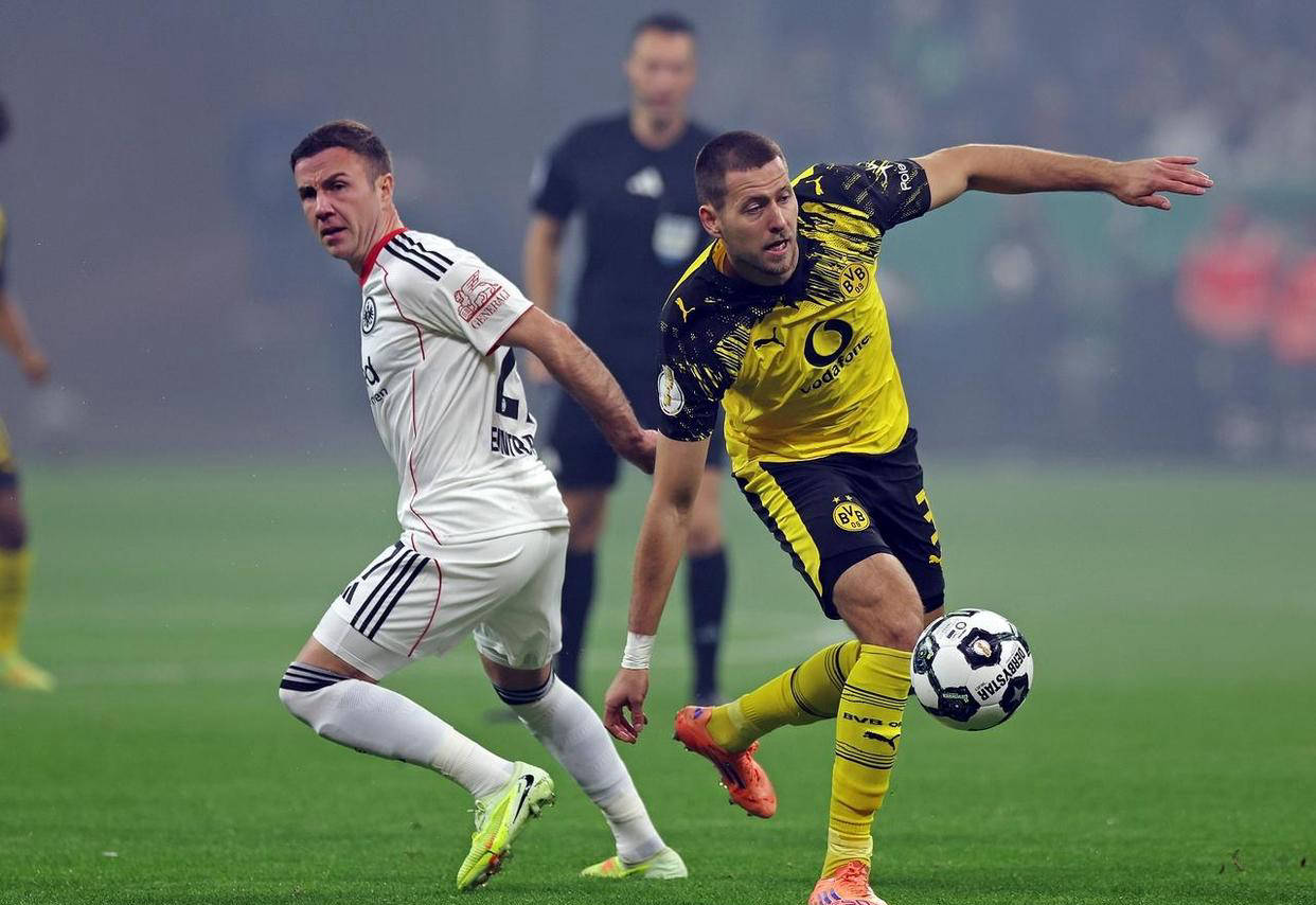 凯尔特人半场三分球表现不佳，命中率仅27.8%（凯尔特人半场外线失准，三分命中率仅27.8%）