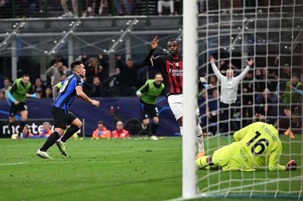 麦迪逊盛赞梅努欧洲杯表现，称其控球稳能回顶尖（麦迪逊力赞梅努欧洲杯发挥：控球沉稳，有望重回顶尖行列）