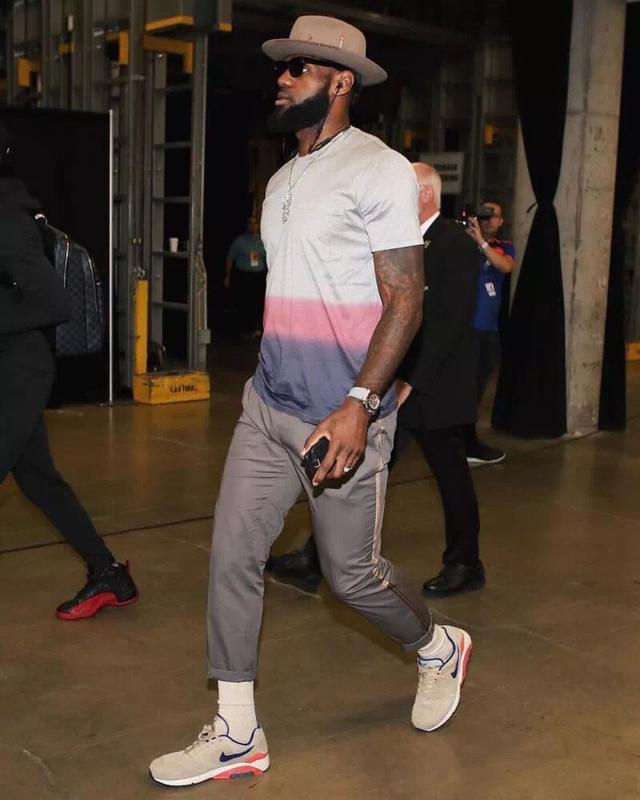 马克西轰下35分却险成罪人，绝杀三不沾队友帮他完成救赎（马克西砍下35分险成罪臣，绝杀三分三不沾，队友力挽狂澜助他完成救赎）