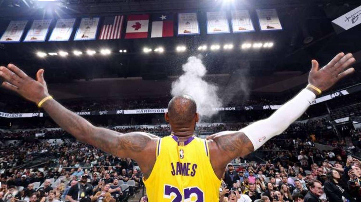 记者：皇马无法在1月激活帕斯的回购条款，且尚未考虑让其回归（记者：皇马1月无法启用帕斯回购条款，暂未考虑召回）