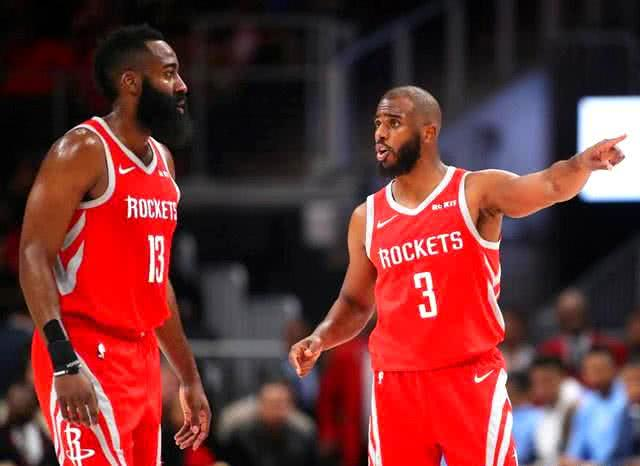 足球报：李新翔脚踝韧带轻伤伤停2周，加布里埃尔还无法合练（足球报称：李新翔脚踝韧带轻伤将缺阵两周，加布里埃尔仍无法随队合练）