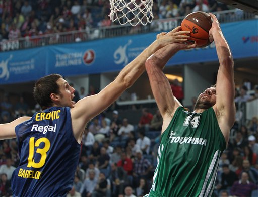 足坛年终大战淘汰赛实时赛况：梅西领先内马尔超600票，亚马尔落后对手（足坛年度收官淘汰赛即时战报：梅西领先内马尔逾600票，亚马尔暂处下风）