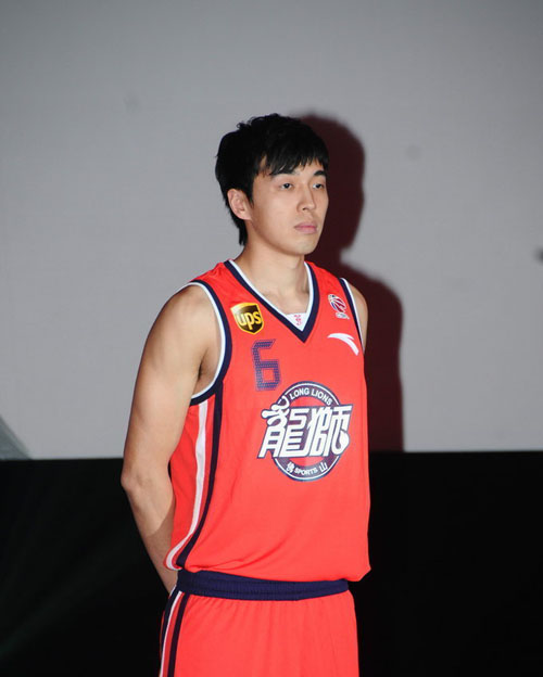 球场沟通提高团队战斗力（场上沟通，激发团队战力）