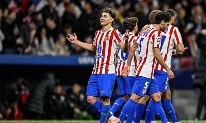 西媒：为保护巴萨门将加西亚，西班牙人在球门后方安装防护网（西媒：西班牙人在球门后设防护网，保障巴萨门将加西亚安全）