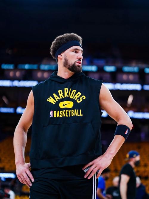 区域防守在足球战术中有什么作用，现在跟原来有哪些不同？（足球战术中的区域防守：作用解析与演变对比）