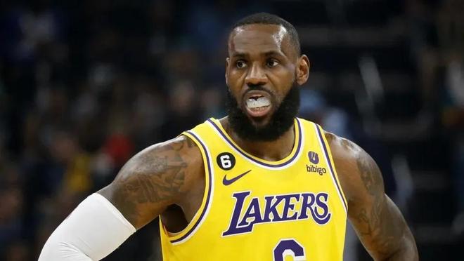 Ame：我生病了状态不好，感觉选手之间的配合沟通有点烂（Ame：身体抱恙状态欠佳，队内配合与沟通不够理想）