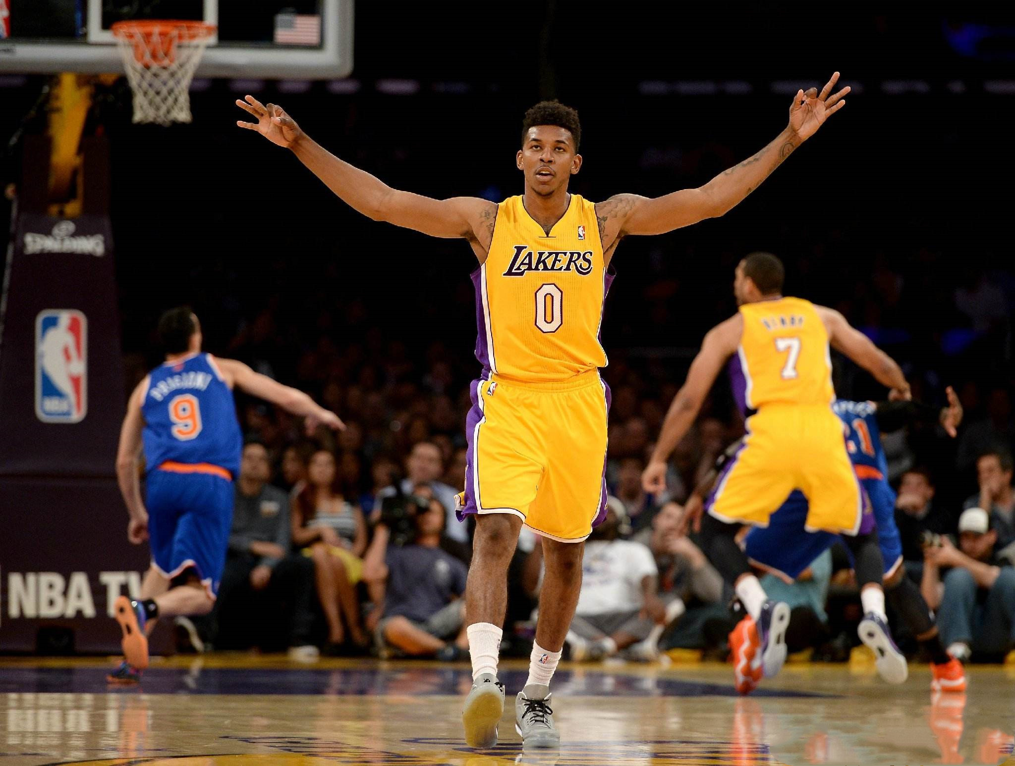 NBA战报：格莱姆斯22分，76人116-101轻取雄鹿（NBA赛况：格莱姆斯砍下22分，76人116-101力克雄鹿）