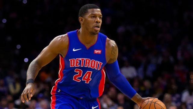 NBA战报：马克西38分，76人121-114击败独行侠（NBA快讯：马克西砍下38分，76人121-114战胜独行侠）