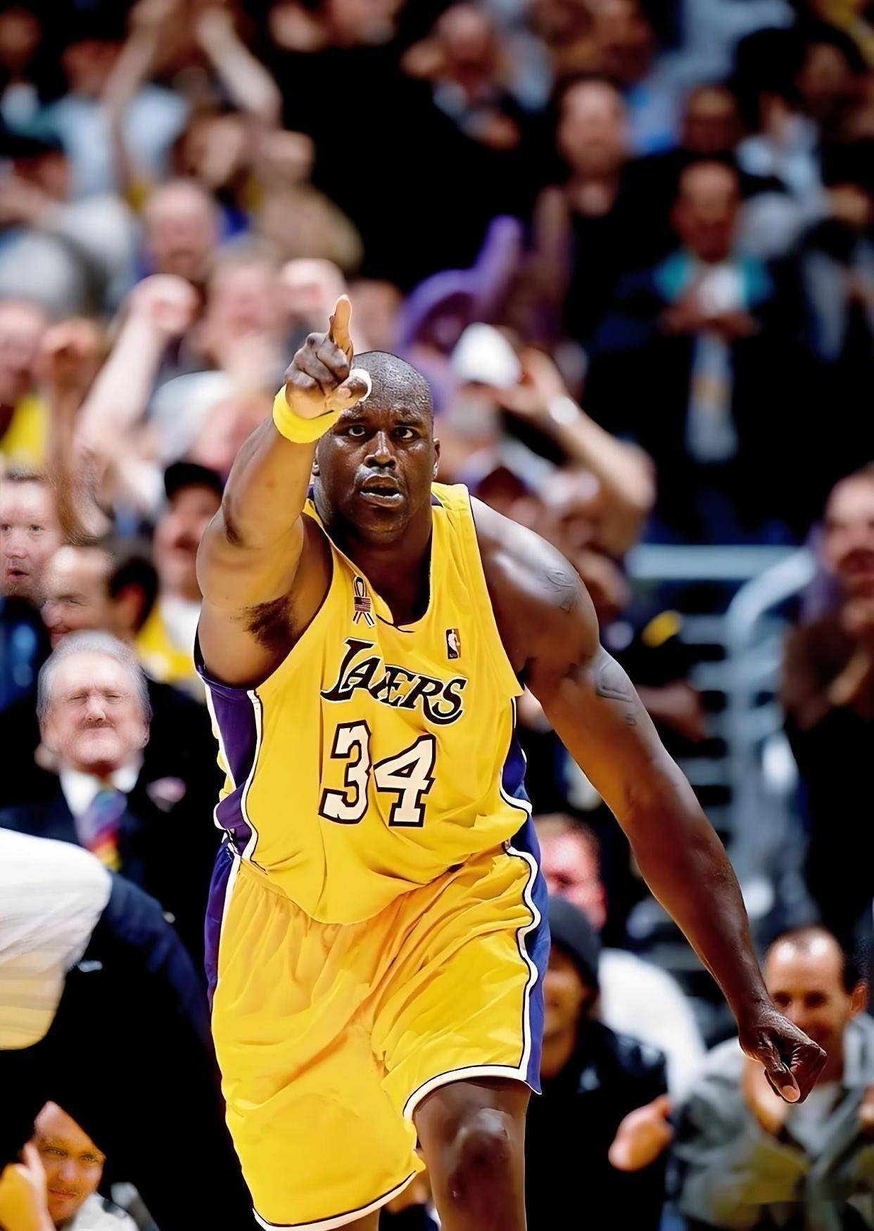 洛里：温哥华的人造草皮质量太差，在这样的场地比赛不可接受（洛里怒批温哥华人造草皮：质量不过关，难以接受在此作战）