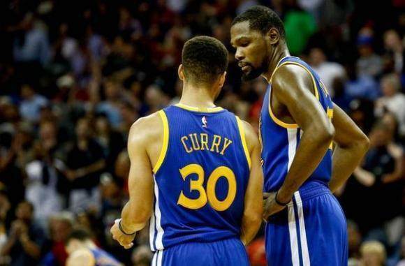 加拉塔萨雷高层炮轰土耳其足协：因遭裁判针对拒绝出席明日仪式（加拉塔萨雷高层怒斥土耳其足协：称遭裁判针对，拒绝出席明日仪式）